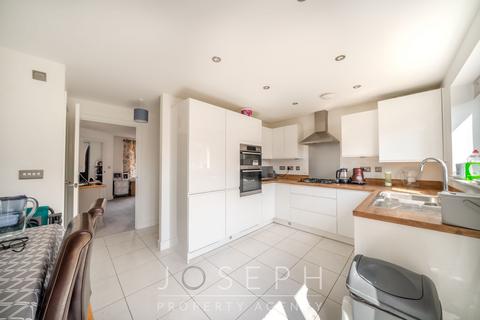 3 bedroom end of terrace house for sale, Vale View Road, Sproughton, IP8