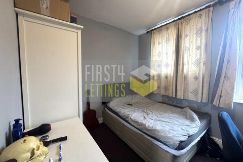 4 bedroom terraced house to rent, Avenue Road Extension, Leicester LE2