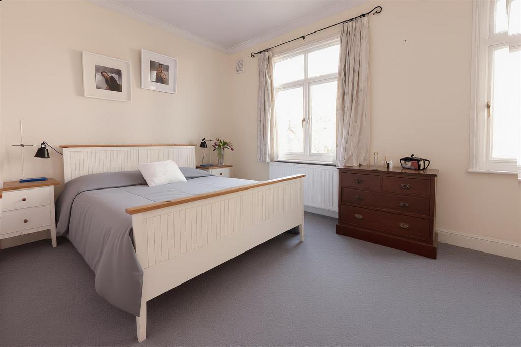 15072253  (2).png