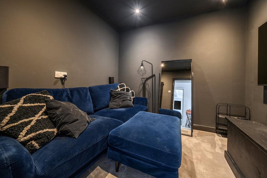 Snug/Cinema Room