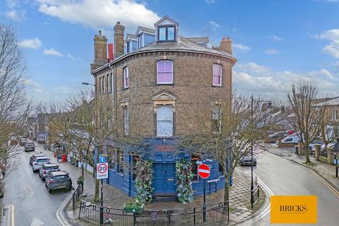 undefined, Queens Road, Buckhurst Hill IG9
