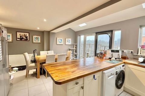 3 bedroom terraced house for sale, Highlands Close, Dibden Purlieu, SO45