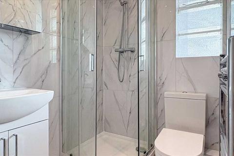 3 bedroom apartment to rent, London N4