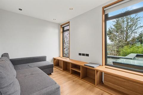 2 bedroom apartment to rent, Hamilton Road, Golders Green, London, NW11
