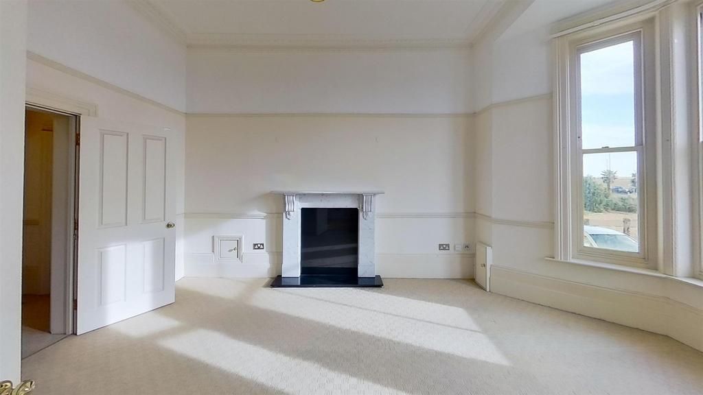 Flat-4-Rotunda-House-Living-Room.jpg