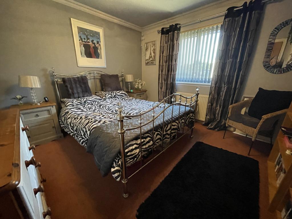 Bedroom 1a.JPG