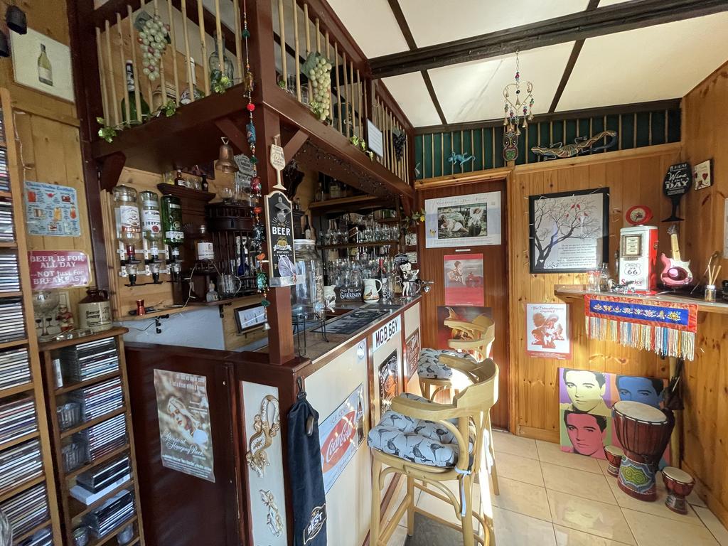 Garden bar b.JPG