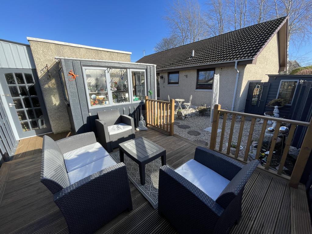 Garden decking.JPG