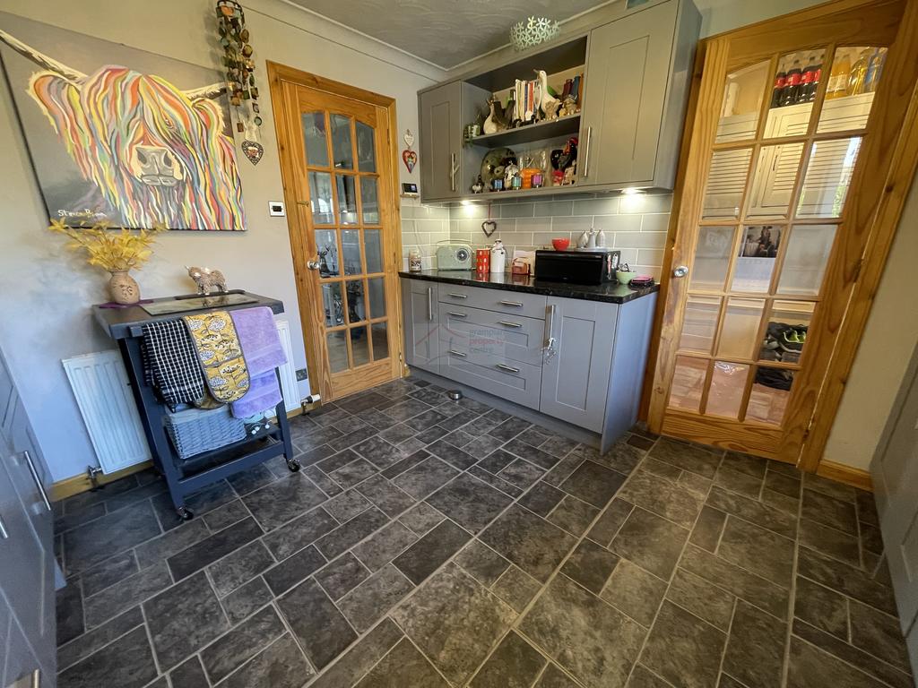 Kitchen c.JPG