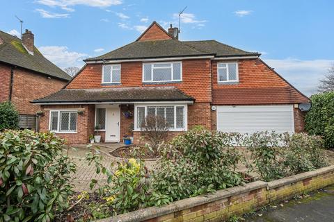 5 bedroom detached house for sale, Lovelace Drive, Surrey GU22
