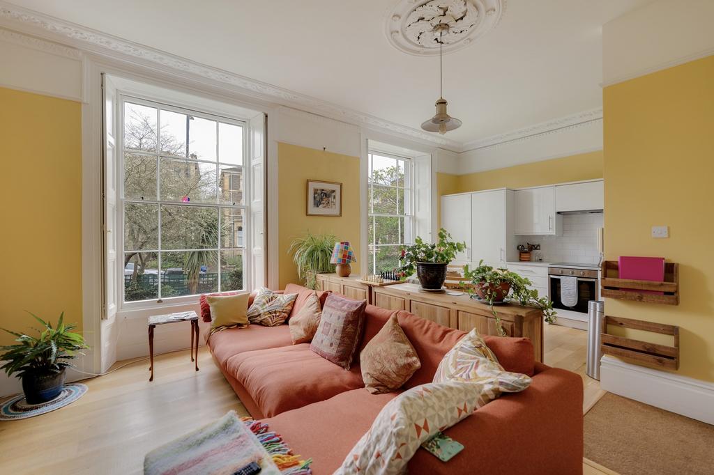 Living Room ()