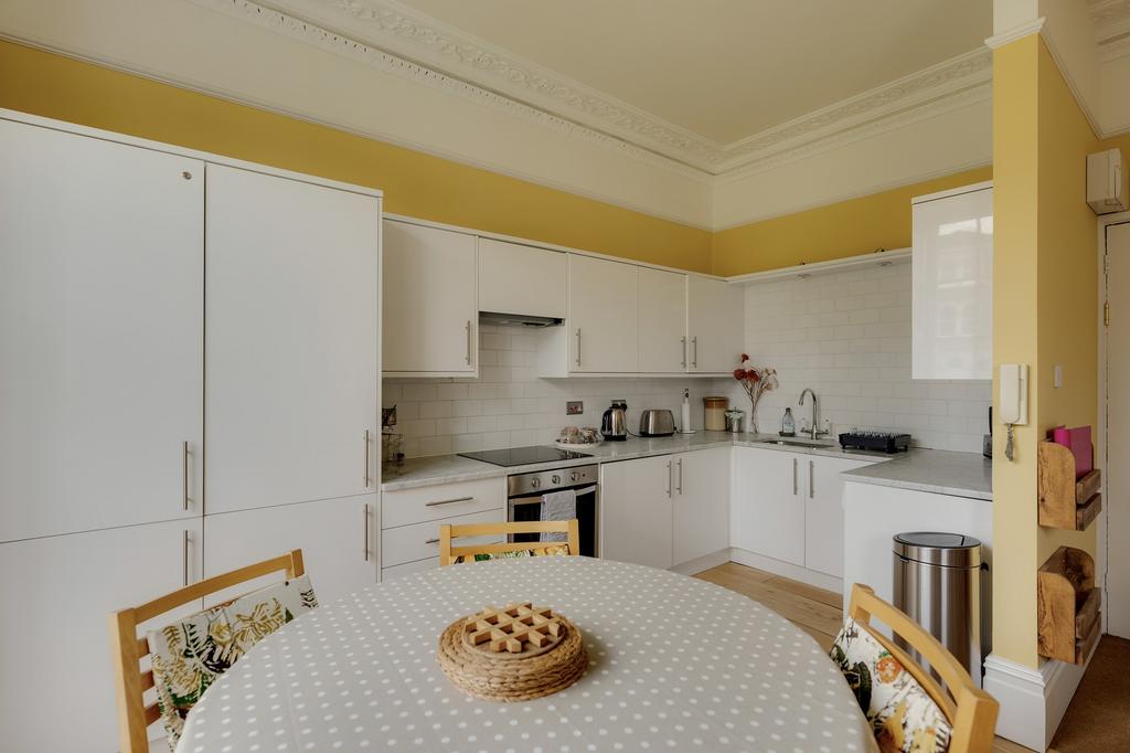 Kitchen ()