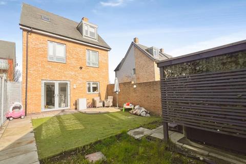 4 bedroom detached house for sale, Repton Avenue, Ashford