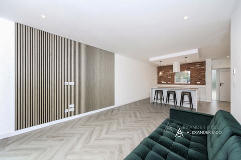 undefined, Creasey Park Drive, Bedfordshire LU6
