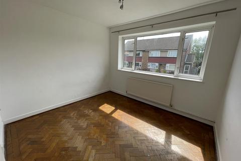 2 bedroom maisonette for sale, Cedar Close, Borehamwood WD6