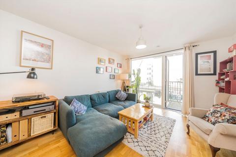 2 bedroom flat for sale, Queensbridge Road, London E2