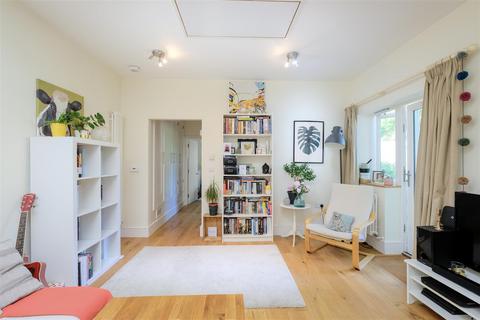 undefined, Gloucester Road, Bath BA1