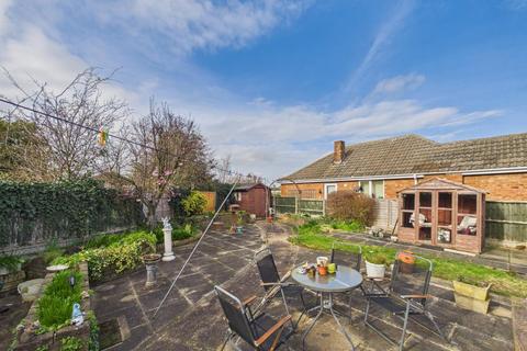 2 bedroom detached bungalow for sale, Manor Road, North Hykeham, Lincoln