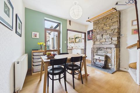 undefined, Greenfield Street, Freehold - a 2 bed home with a garden, close to the canal and city centre
