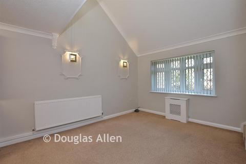 1 bedroom semi-detached house for sale, Beauchamps Drive, Wickford SS11
