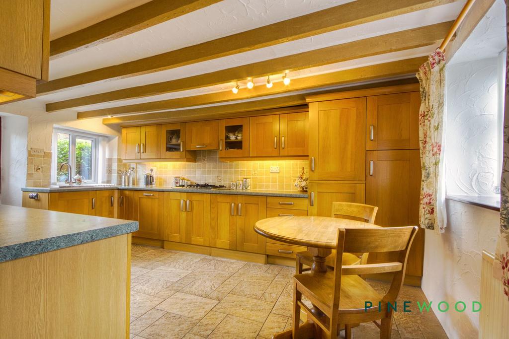 Kitchen diner