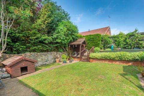 2 bedroom detached bungalow for sale, Walnut Close, Empingham, Oakham