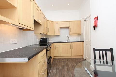 2 bedroom flat to rent, 22 Charlotte Street, Bath BA1