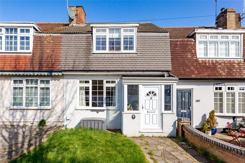 3 bedroom terraced house for sale, Somerset Gardens, Hornchurch, RM11