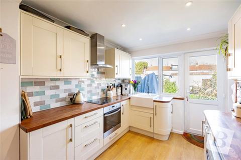 3 bedroom terraced house for sale, Somerset Gardens, Hornchurch, RM11