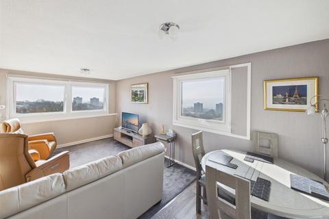 2 bedroom flat for sale, Acomb Court, Gateshead NE9