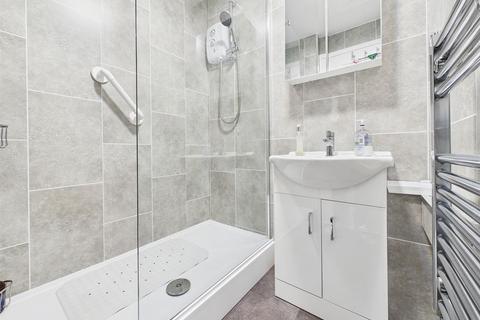 2 bedroom flat for sale, Acomb Court, Gateshead NE9