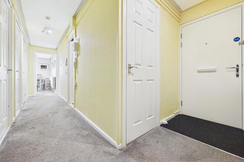 2 bedroom flat for sale, Acomb Court, Gateshead NE9