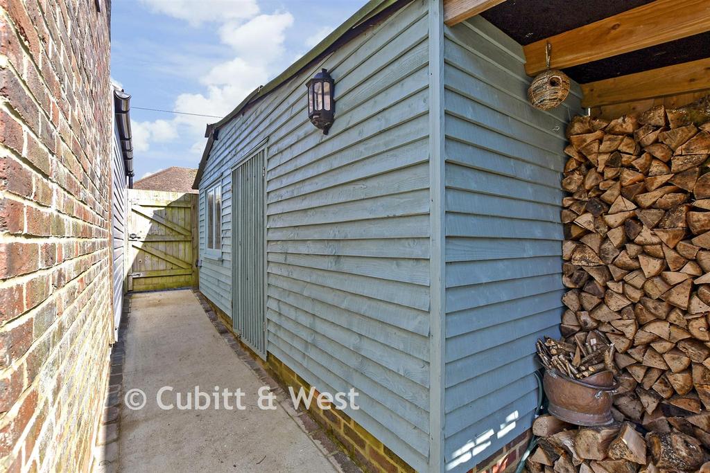 Workshop/Outbuildings