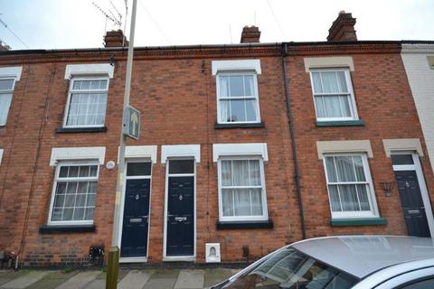 2 bedroom terraced house to rent, St Leonards Road, Leicester