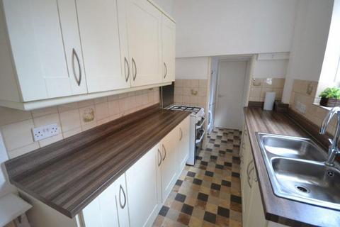2 bedroom terraced house to rent, St Leonards Road, Leicester