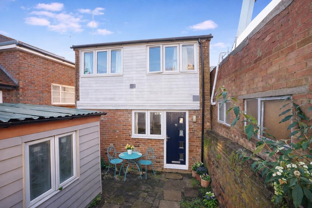 2 Bedroom House