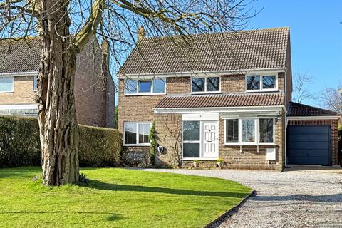 4 bedroom detached house for sale, Yew Tree Gardens, Harrogate, HG2