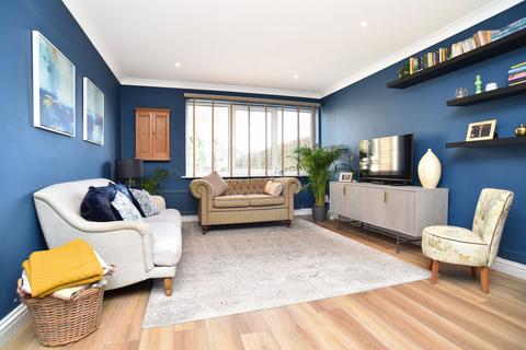 4 bedroom detached house for sale, Yew Tree Gardens, Harrogate, HG2
