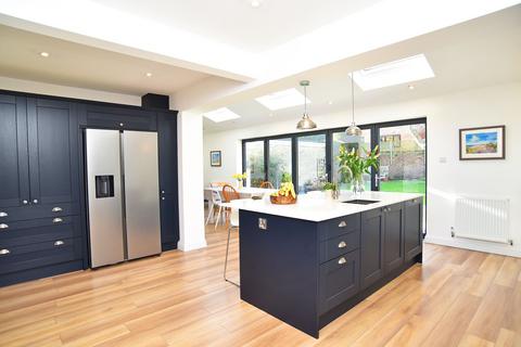 4 bedroom detached house for sale, Yew Tree Gardens, Harrogate, HG2