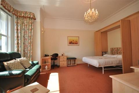 undefined, Richmond Crescent, Staines-upon-thames, TW18 2BX