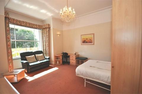 undefined, Richmond Crescent, Staines-upon-thames, TW18 2BX
