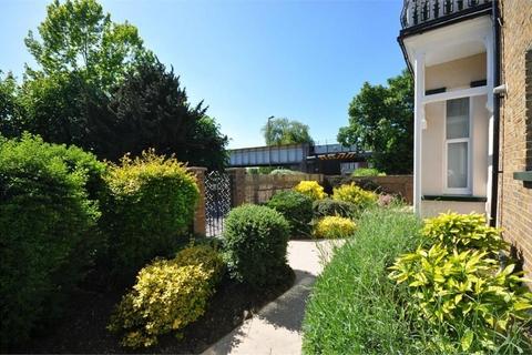 undefined, Richmond Crescent, Staines-upon-thames, TW18 2BX