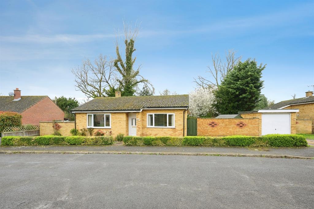 2 bedroom detached bungalow for sale