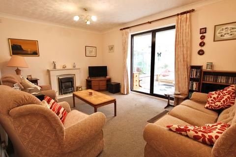 undefined, Lismore Close, Northampton NN3