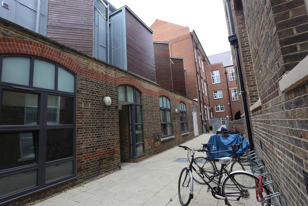 11a Old College House - NEW terrace2.JPG