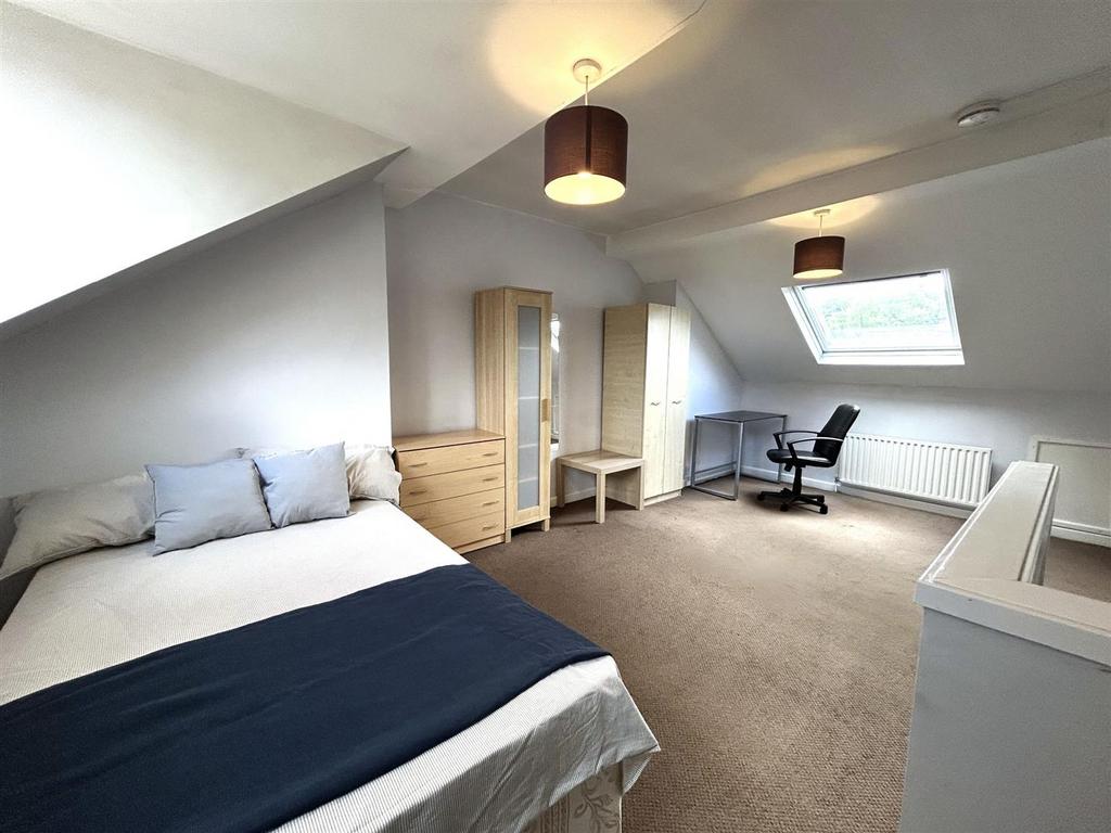 186 attic.jpg