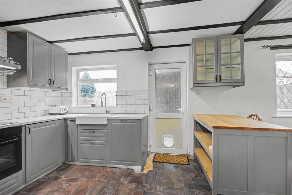 Kitchen 3.jpeg