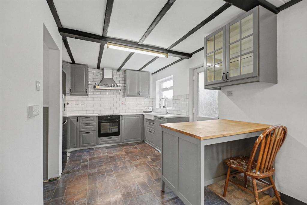 Kitchen 1.jpeg
