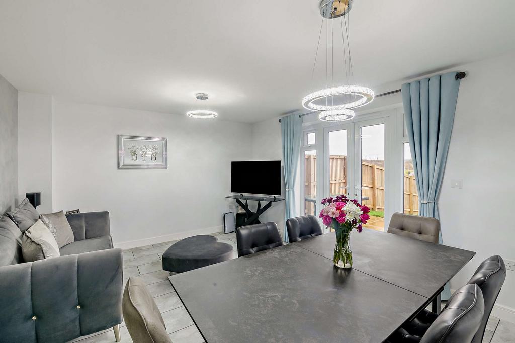 Lounge &amp; Dining Area