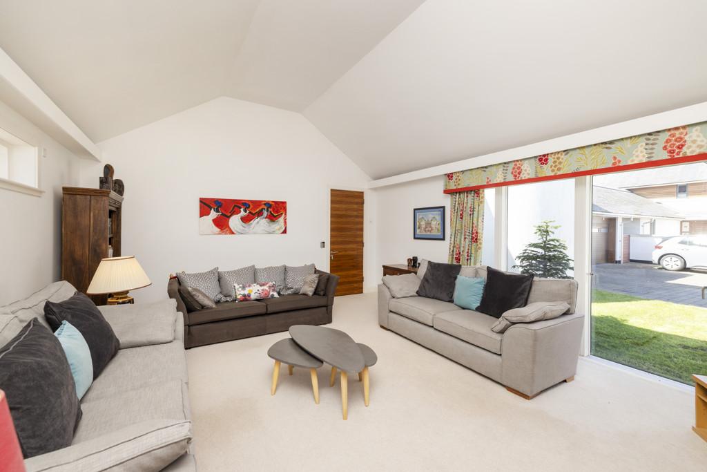 Sitting Room of 1 Brighouse Park Rigg